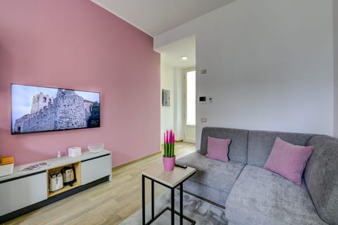 Lakeshore Tulips Apartment in Desenzano del Garda