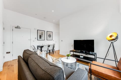 Pastimes & Preludes Apartment in Maidenhead