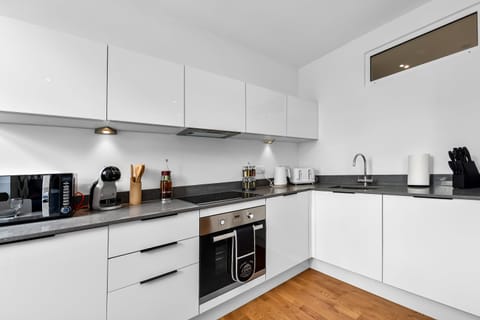 Sapphire Arrowhead Apartment in Staines-upon-Thames