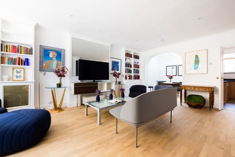 Chelsea Deco Apartment in City of Westminster