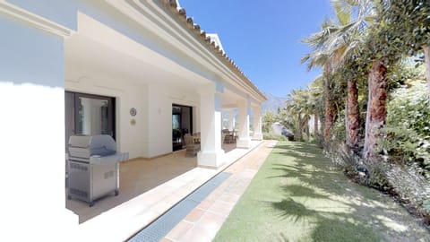 Iced Sangria Apartment in Marbella