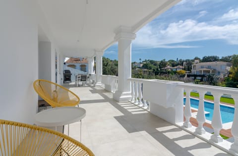 A Bobby Dazzler Apartment in Marbella