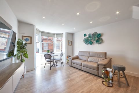 Bayside Garden Apartment in Scarborough