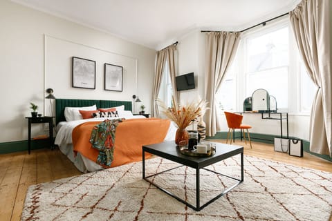 Darling Clementine Apartment in Plymouth