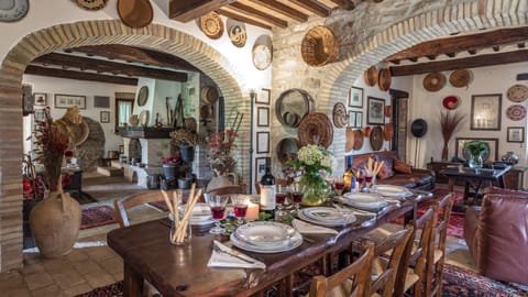 Whispering Walls Apartment in Umbria