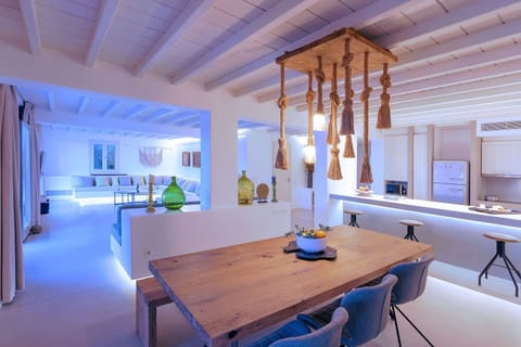 Oceanfront Odyssey Apartment in Mykonos, Mikonos 846 00, Greece