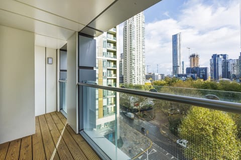 The Pia Apartment in London