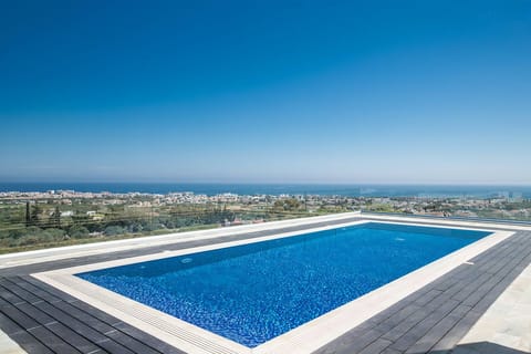 Stone & Cerulean Condo in Protaras