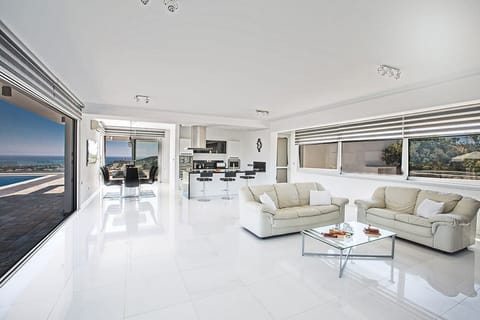 Stone & Cerulean Condo in Protaras