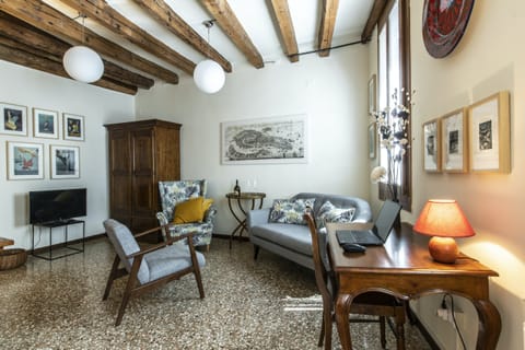 Venetian Charm Apartment in Venice