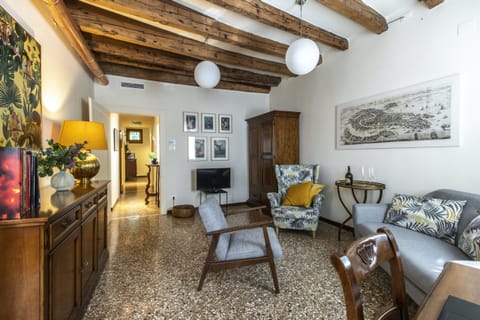 Venetian Charm Apartment in Venice