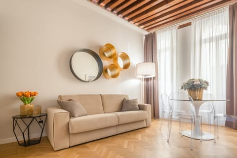 Venetian Gold Apartment in San Marco