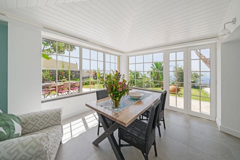 A Hillside Beginning Villa in Funchal