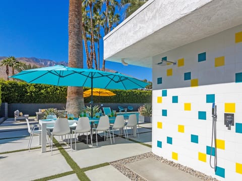 Balmy Palmy Bliss Apartment in Palm Springs