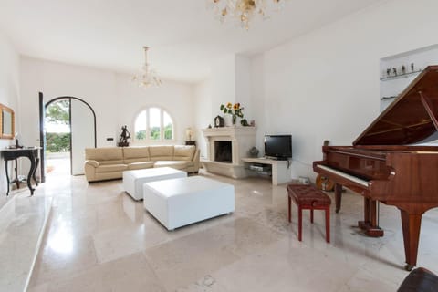 Hip Young Thing Apartment in Apulia