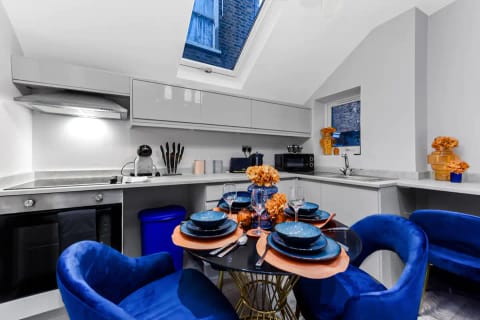 Tangerine River Apartment in London Borough of Richmond upon Thames