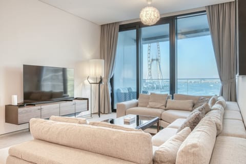 Ocean View Opulence Apartment in Dubai