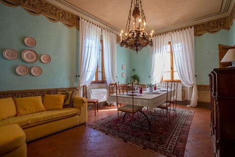 Blushing Pink  Apartment in Tuscany