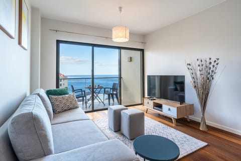 Like The Blue Sky  Apartment in Funchal