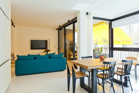 Sunflower Chic Apartment in Tel Aviv-Yafo