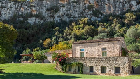 Peaceful Embrace  Apartment in Sicily