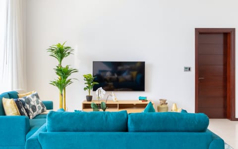 A Touch of Teal Apartment in Dubai