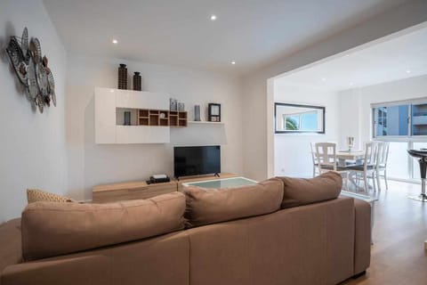 Pebble & Black Sands  Condo in Funchal