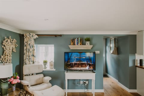 Dock on the Loch Apartment in England