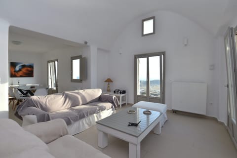 Go As a Dream Apartment in Paros, Greece