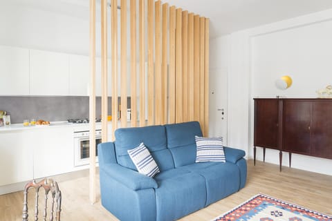 Bluetone Apartment in Milan