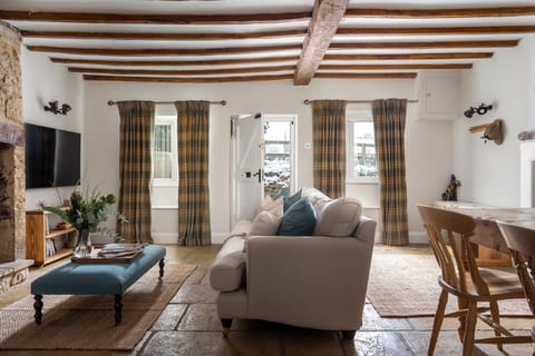 Cottage Charm Apartment in West Oxfordshire District