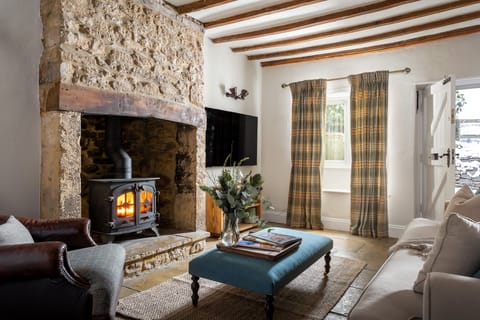 Cottage Charm Apartment in West Oxfordshire District