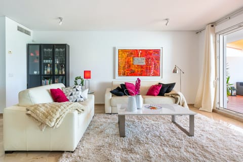 Lustrous Bougainvilleas Condo in Benalmadena