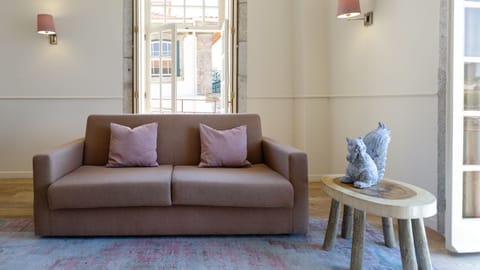 A Squirrel’s Eye View Apartment in Porto