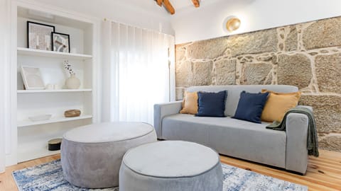 Stepping Stones Apartment in Porto