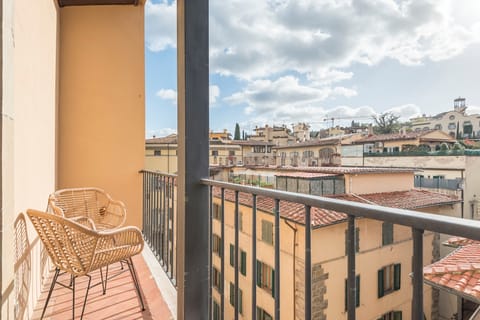 Across the Arno  Apartment in Florence