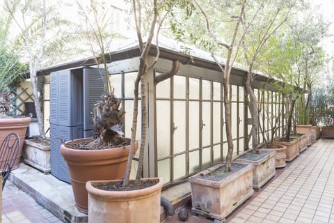 Palm Fronds Apartment in Milan