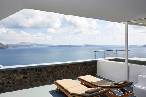 Eye to the Sea Apartment in Oia