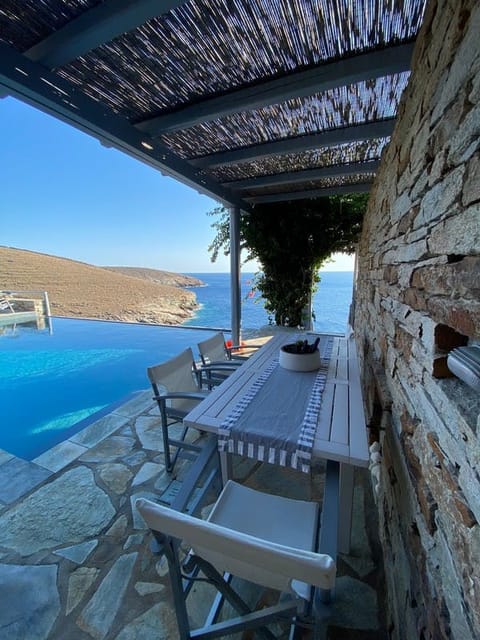 Staircase to the Sea Apartment in Kea-Kythnos