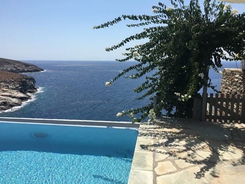 Staircase to the Sea Apartment in Kea-Kythnos