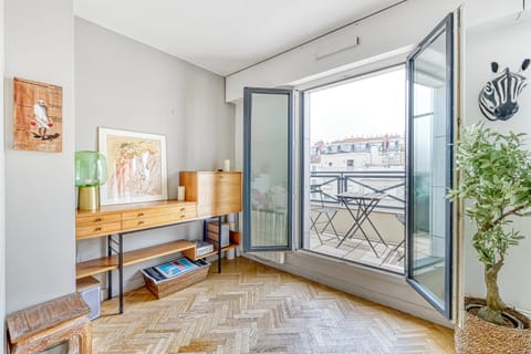 Tickle My French Fancy  Apartment in Levallois-Perret