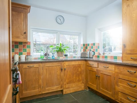 Edwardian Chic Apartment in Cardiff