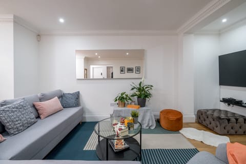 Leafy London Apartment in City of Westminster