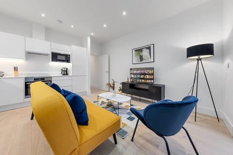 Lemons & Blueberries Apartment in Kingston upon Thames