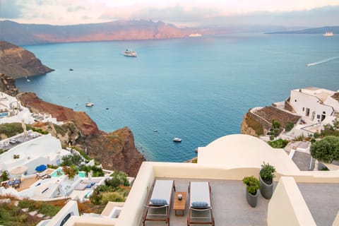 Dormant Dreams House in Oia