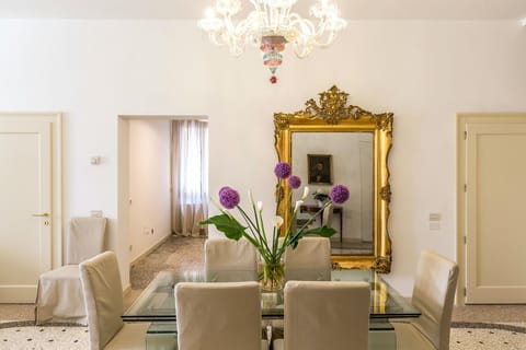 La Divinia  Apartment in San Marco