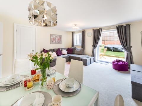 Lilac Breeze Apartment in Shrewsbury