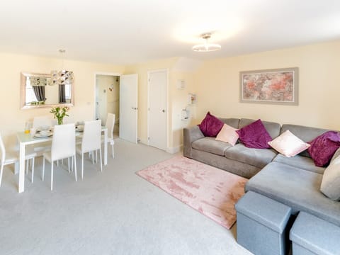 Lilac Breeze Apartment in Shrewsbury