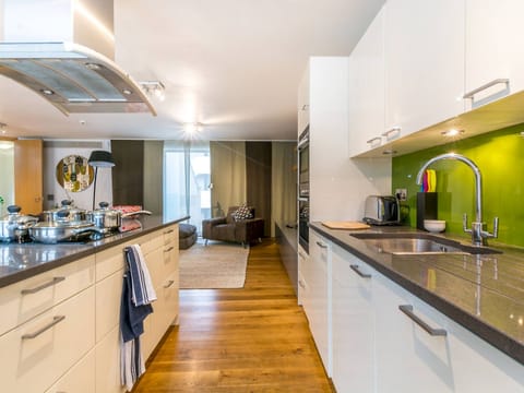 Inside the Sketch Book Apartment in City of Westminster