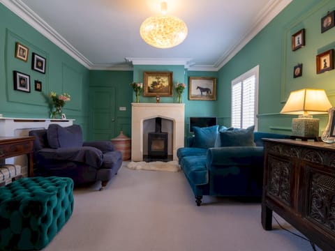 Teal & Beam Apartment in Chipping Campden